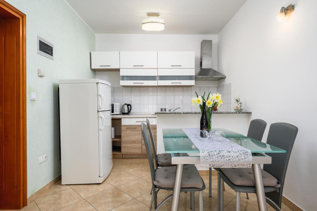 Bozica House With Apartments Murine Екстериор снимка