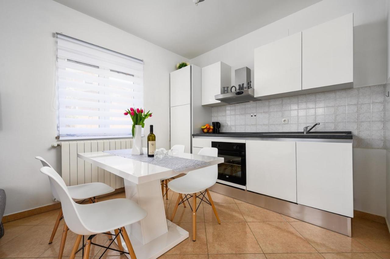 Bozica House With Apartments Murine Екстериор снимка