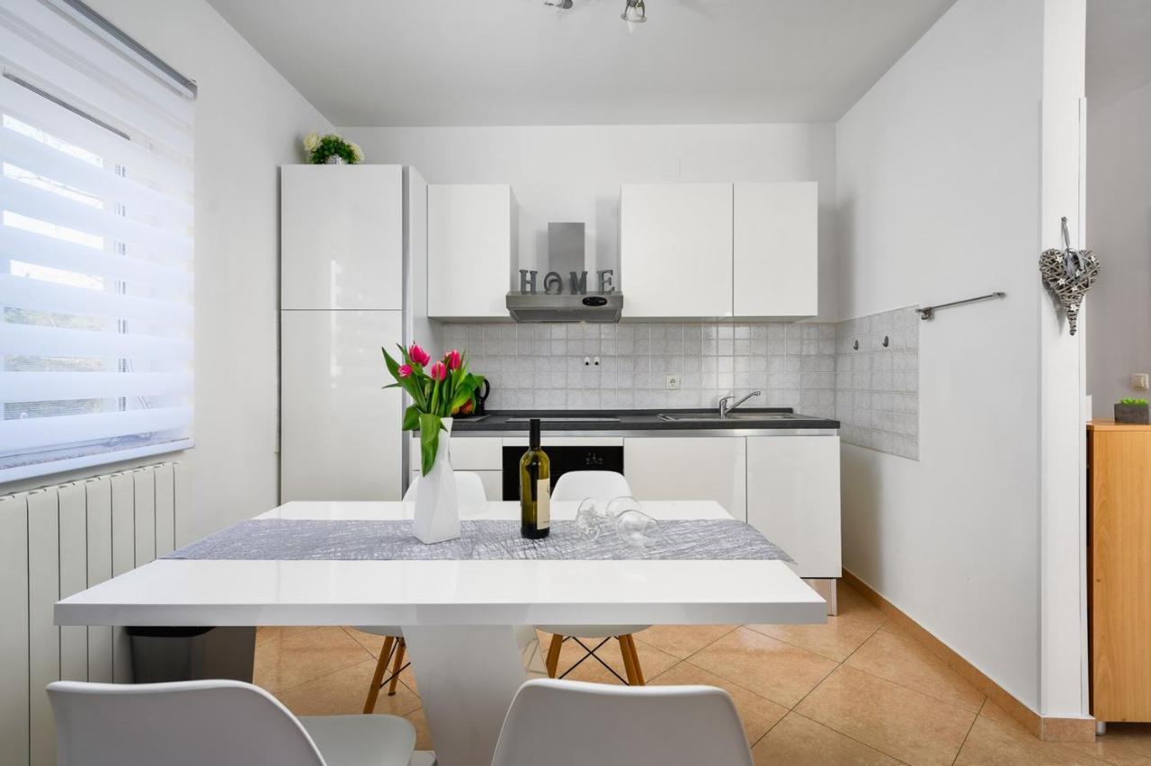 Bozica House With Apartments Murine Екстериор снимка